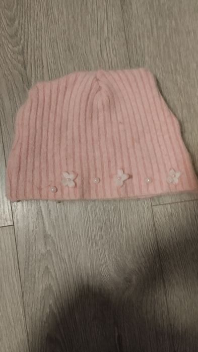 Рожева шапка для дівчинки