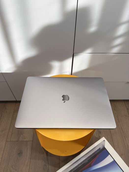 Macbook Pro 16 ідеал 512гб