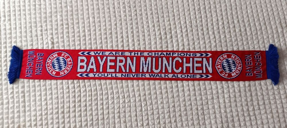 Bayern Monachium szalik piłkarski sportowy używany