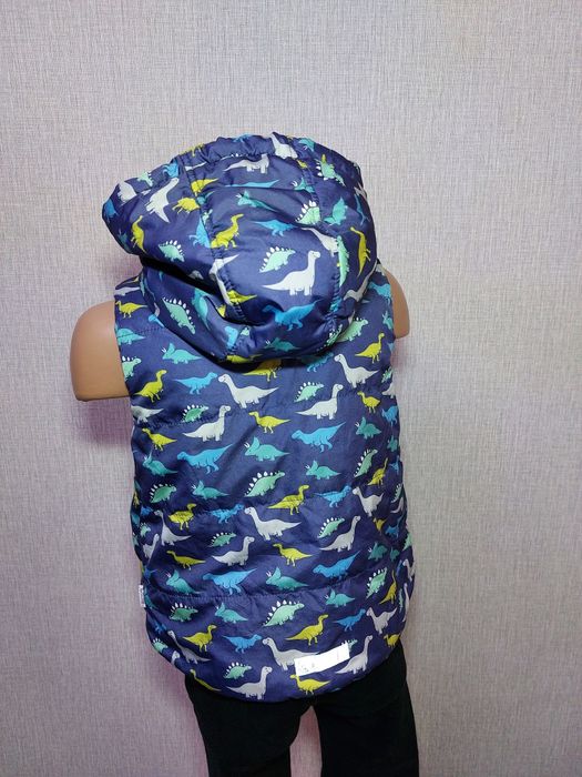 Утепленная жилетка Bembi динозаврики. Размер 92, на 2 года.