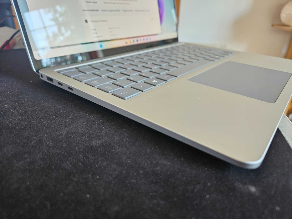 Microsoft Surface Laptop (7) 13.8"/Copilot/Snapdragon X Plus/16GB/256GB c/3 anos garantia