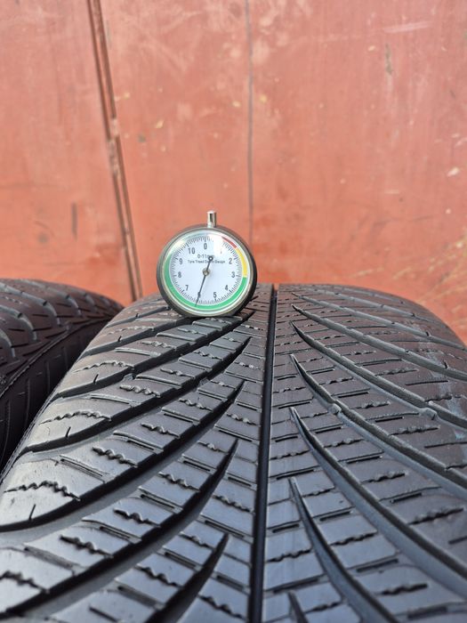 215/55/17 R17 GoodYear Vector4Seasons 2шт ціна за 1шт шини
