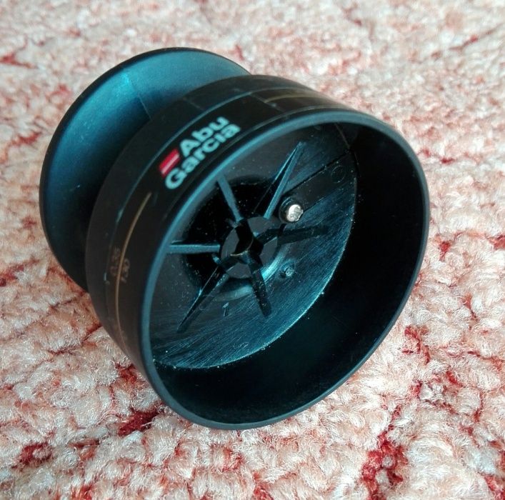 Kołowrotek Abu Cardinal C4 z  drugą szpulą