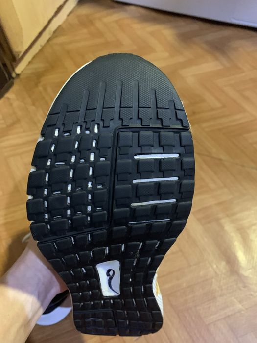 Чоловічі кроси в гарному стані