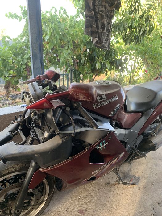 2 Kawazakis ninja ZZR 1100