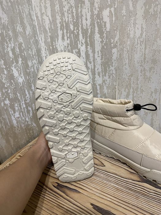 Женские зимние дутики 39 р