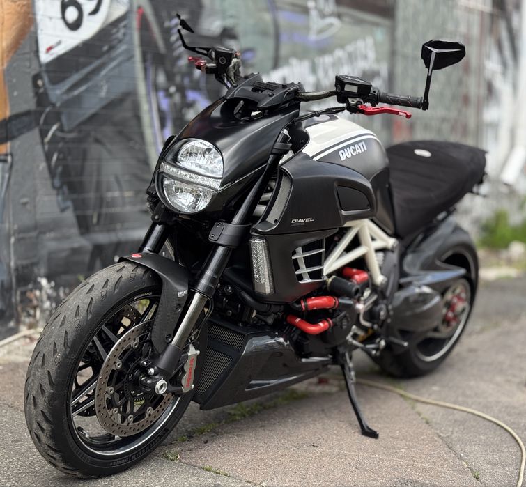 Мотоцикл Ducati Diavel AMG Special Edition 2012 року