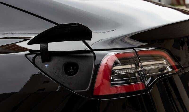 Tesla Model 3 2021 AWD