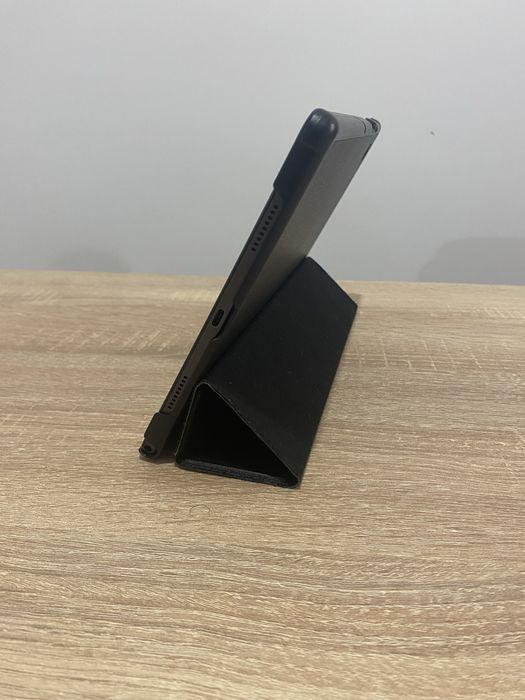 Sprzedam tablet Samsung Galaxy Tab A8 WiFi + Etui ochronne