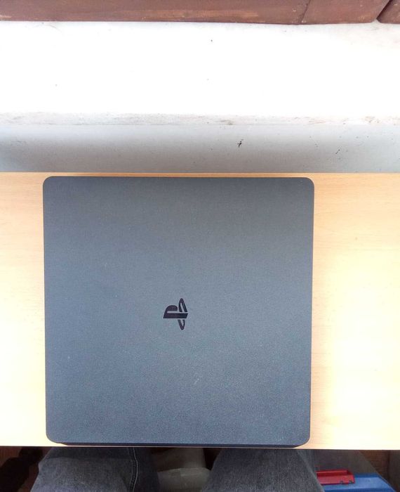 PS4 Slim Usada — Sem Comando