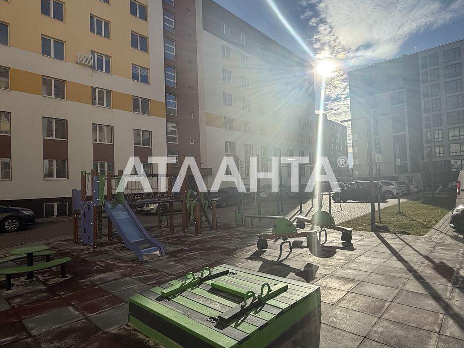 Терміновий продаж однокімнатної квартири з частковим ремонтом