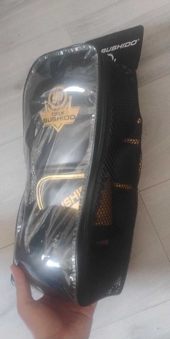 Rękawice bokserskie DBX BUSHIDO B-2v10 czarno-złote 14 oz