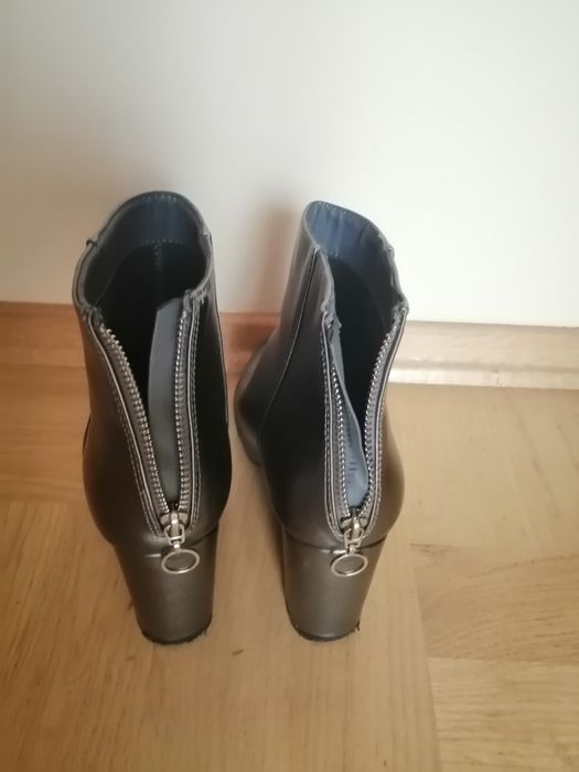Botki popiel połysk