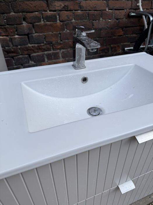 Szafka z umywalką i baterią Mirano Listrado wisząca 60 cm kaszmir