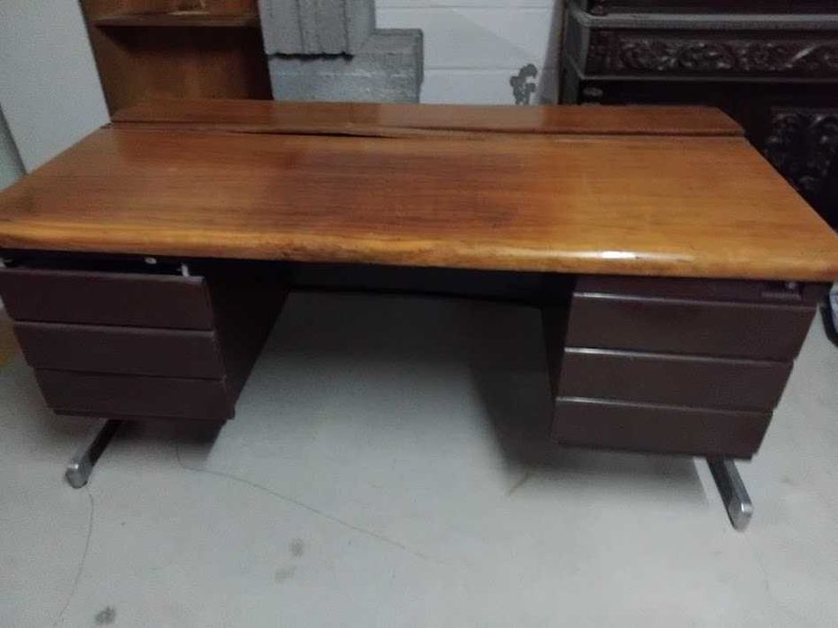 Secretária para escritório