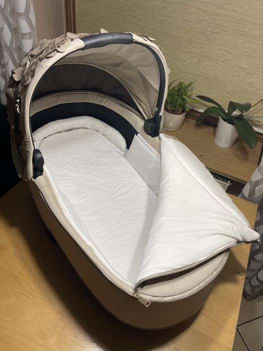 Gondola Cybex Priam Simply Flowers beżowa