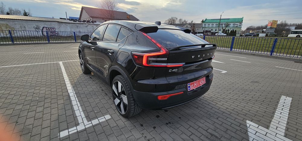 Електроавтомобіль Volvo C40 Recharge