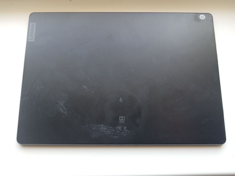 Планшет чорный Lenovo