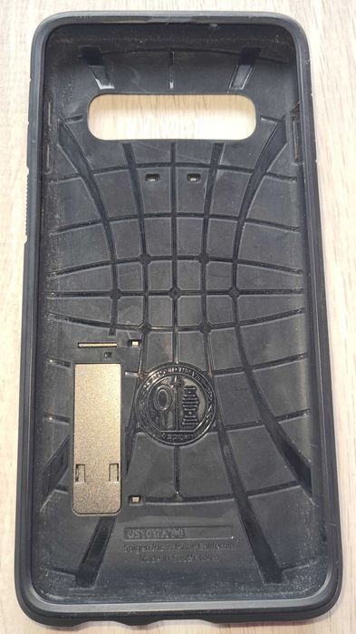 etui Samsung S10 Spigen