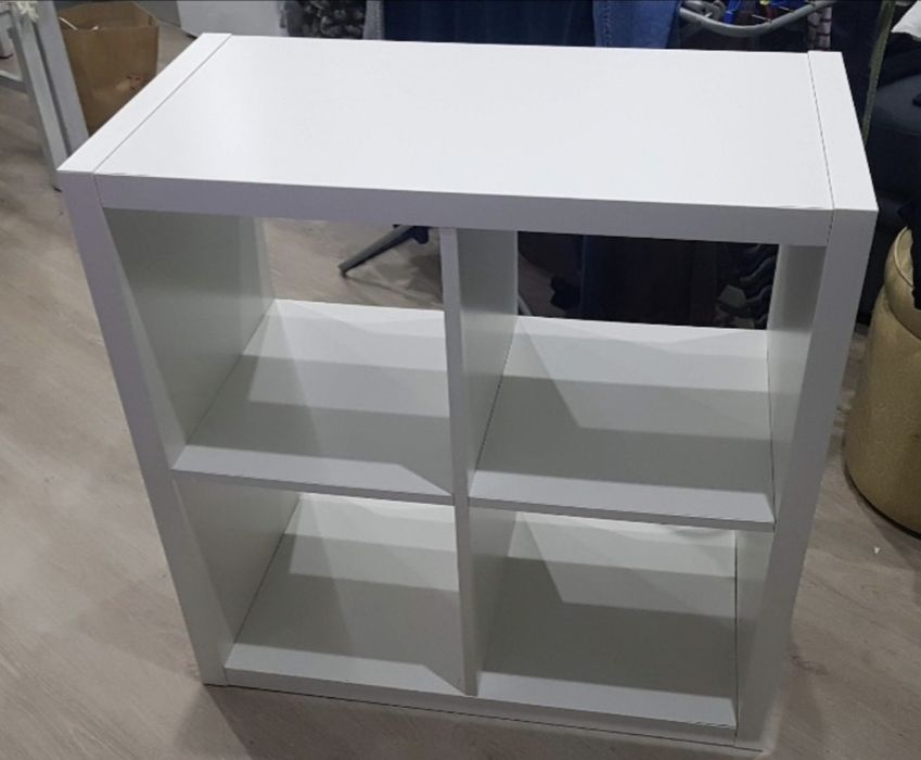 Estante Branca  4 cubos