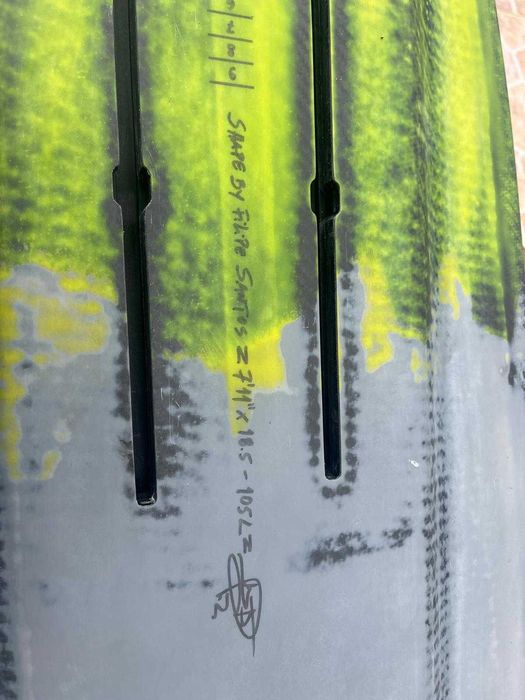 Prancha de foil downwind lightwind LipWave Full carbon 7.11