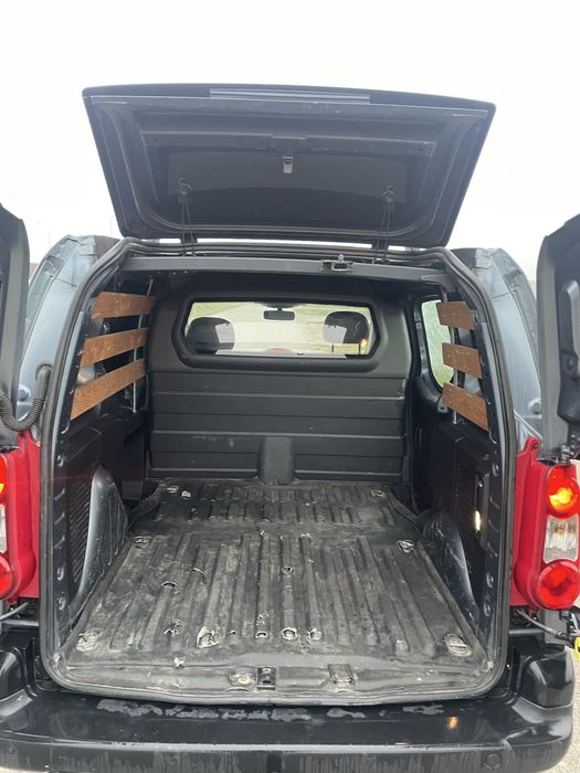 Peugeot partner 1.6hdi / berlingo bardzo ladny
