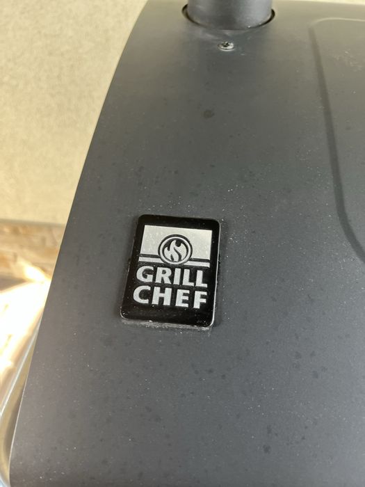 Gril węglowy z półką