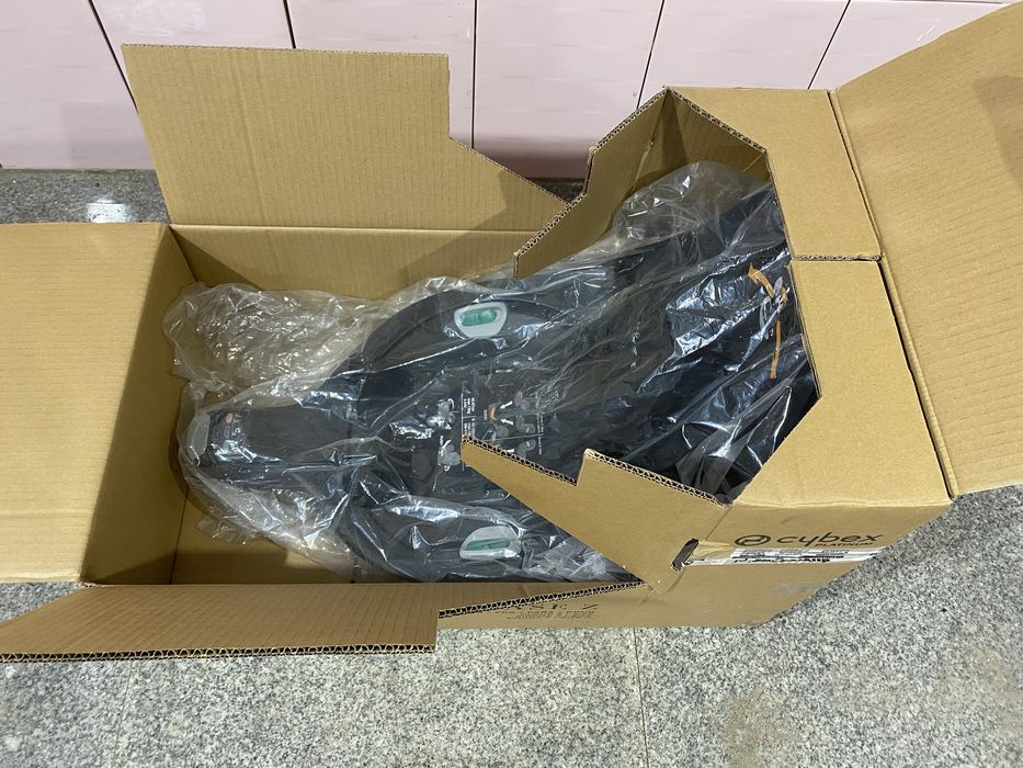 Fotelik Cybex Sirona Z2 plus baza Cybex Z