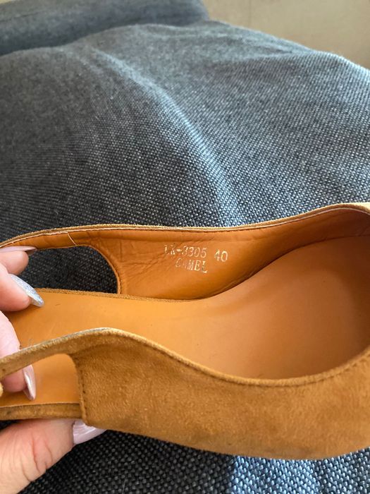 Buty z czubem, śliczny kolor