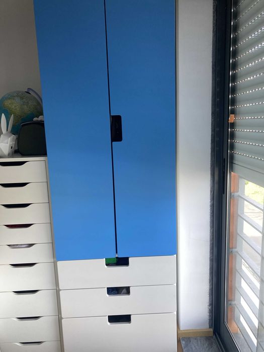 Roupeiro Infantil IKEA Stuva (Azul e Branco) – Excelente Estado