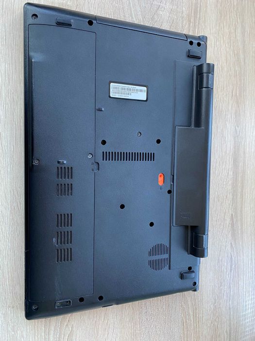 Ноутбук Acer Aspire V3-551G з дефектами без HDD