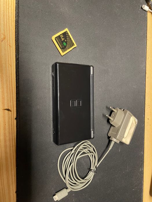 Nintendo DS Lite com carregador Original