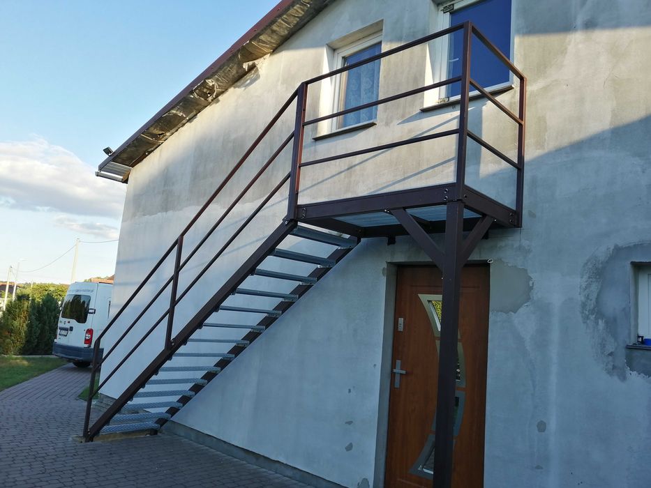 Schody metalowe zewnętrzne