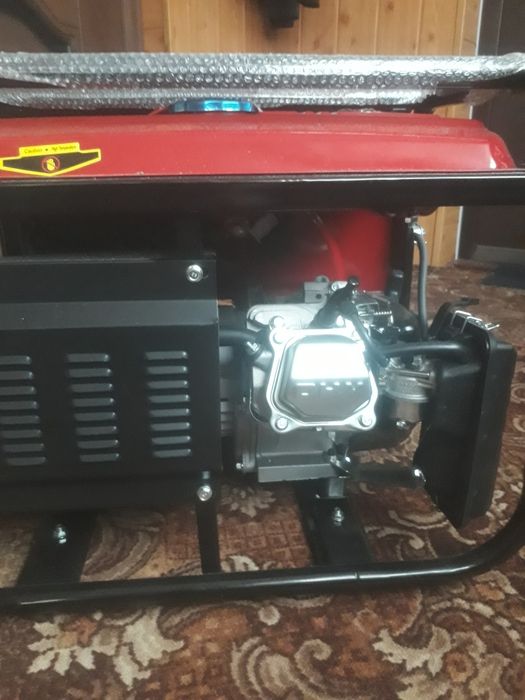 Генератор бензиновый.