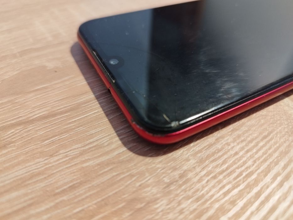 Czerwony Smartfon Motorola Moto e6 plus 4gb/64gb