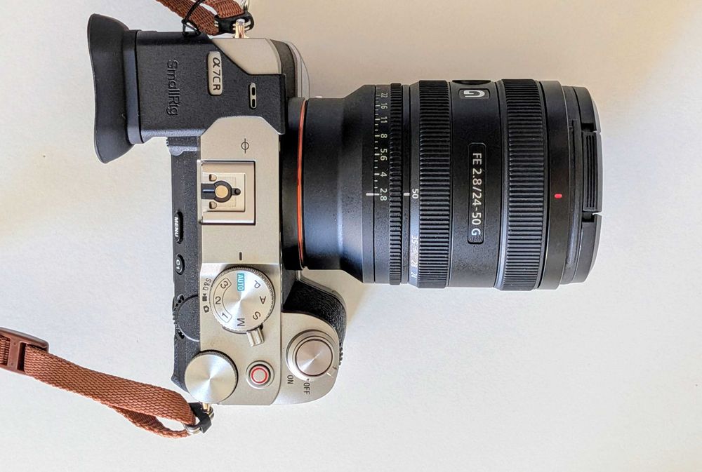 Sony a7cR + Duas Objetivas e Acessórios