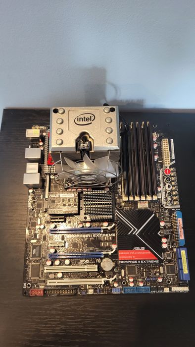 Asus Rampage 2 extreme + i7-920 + 24 GB RAM 1333mhz