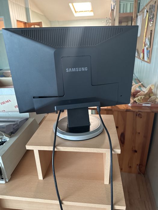 Monitor Samsung SyncMaster 940nw 19