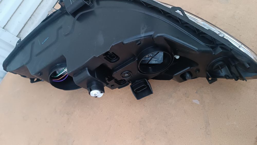 Vendo farol esquerdo de Peugeot 307 ano 2003/05