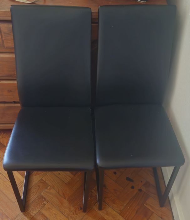 Cadeiras sala pretas