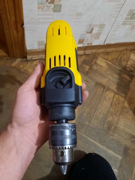 100% оригінал!!Дрель ударна Dewalt D21710-qs,600вт