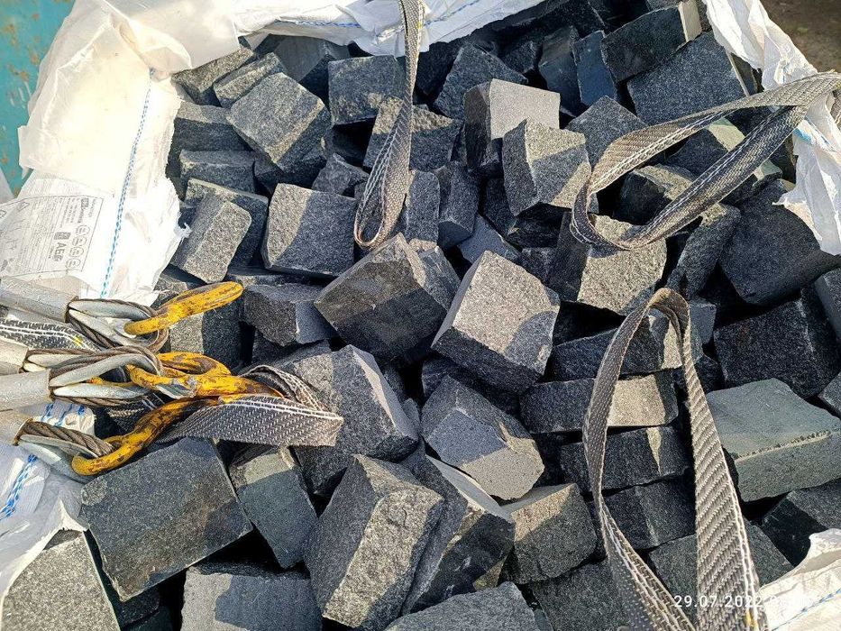 Бруківка гранітна покращена