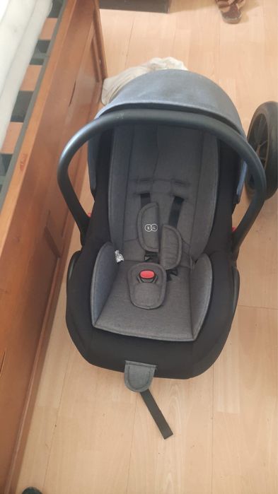 Cadeirinha e carrinho para bebé conjunto