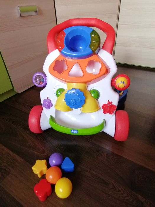 Grający pchacz  Chicco