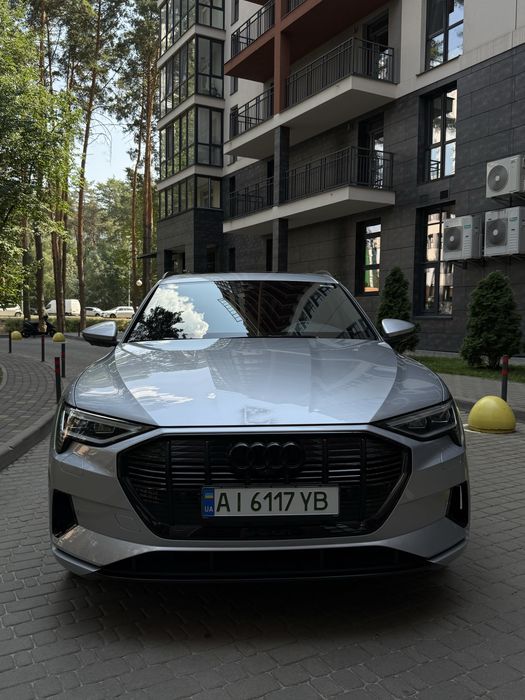 Audi e-tron 2022 VIN WA1LAAGE2PB018669 фото оголошення 2 з 24