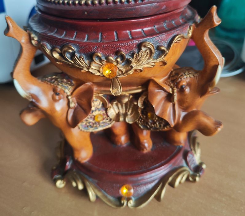 Продам декоративну штукатулку