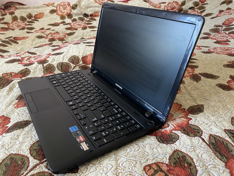 Ноутбук Samsung NP355E5C