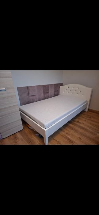Łóżko dla dziecka / dziewczynki  z materacem  120x200