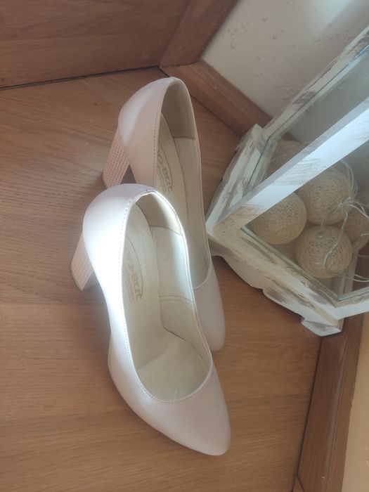 Buty na obcasie damskie
