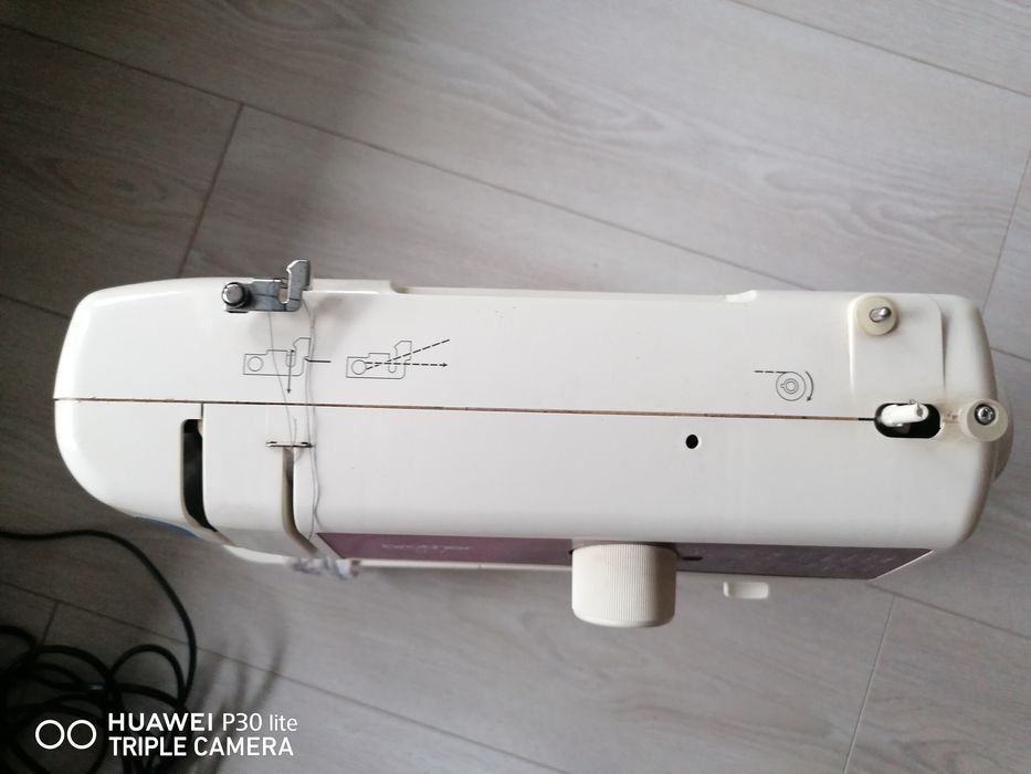 Швейна машинка електрична Brother SL-7